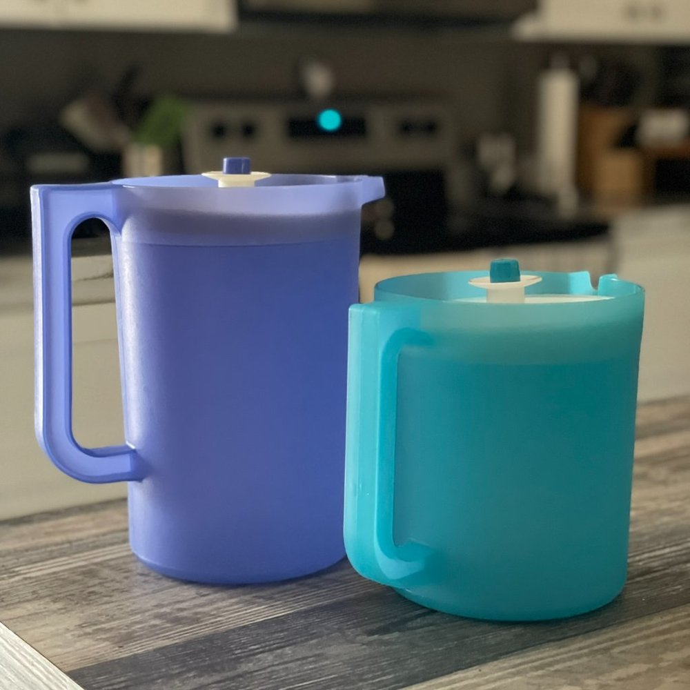 Vintage Tupperware Pitcher Set 1676A-2 Purple 2 Qt and 1575-11 Light Blue 1.5 Qt